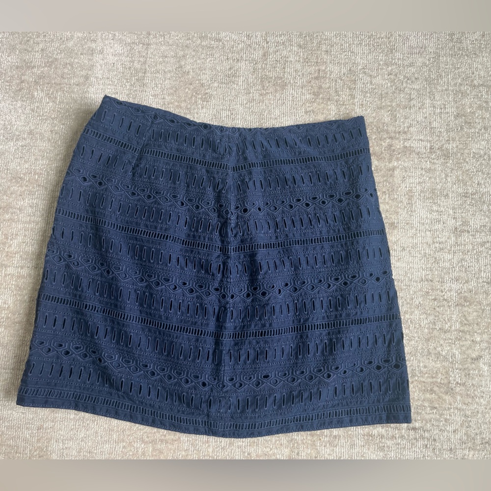 Gap eyelet navy blue skirt